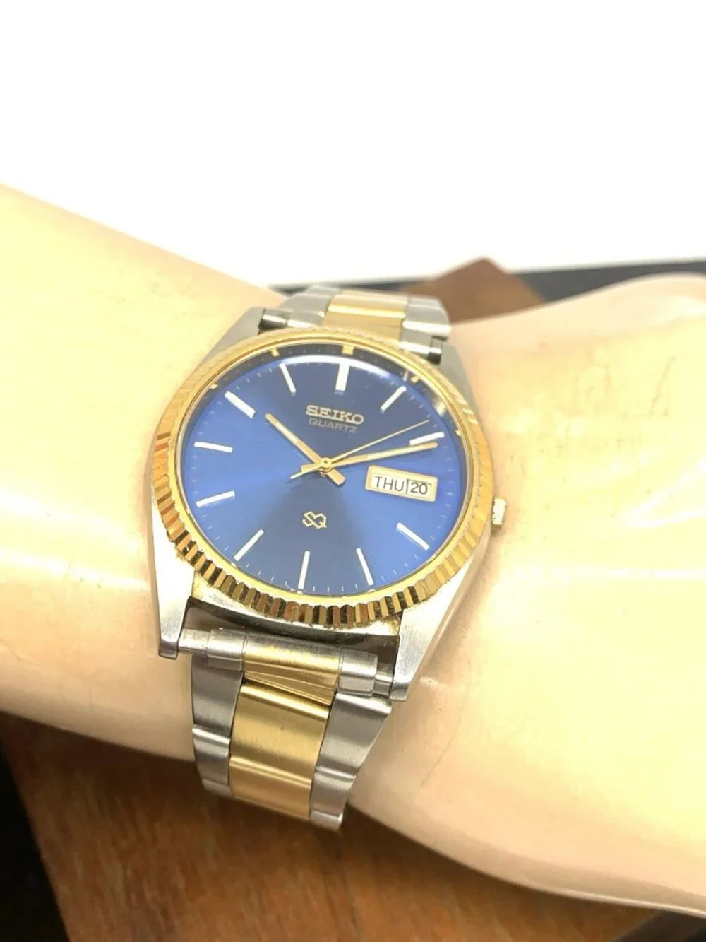 Seiko SQ Men's Watch 5Y23-8A69 Vintage Quartz Blue Dial Day Date Steel 36mm